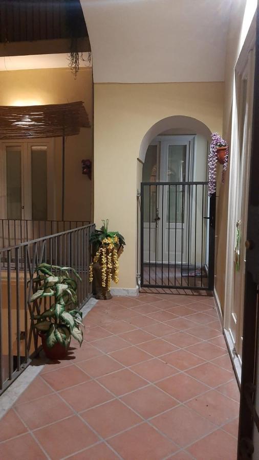 B&B Renella Caserta Bagian luar foto