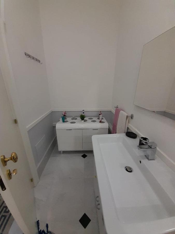 B&B Renella Caserta Bagian luar foto