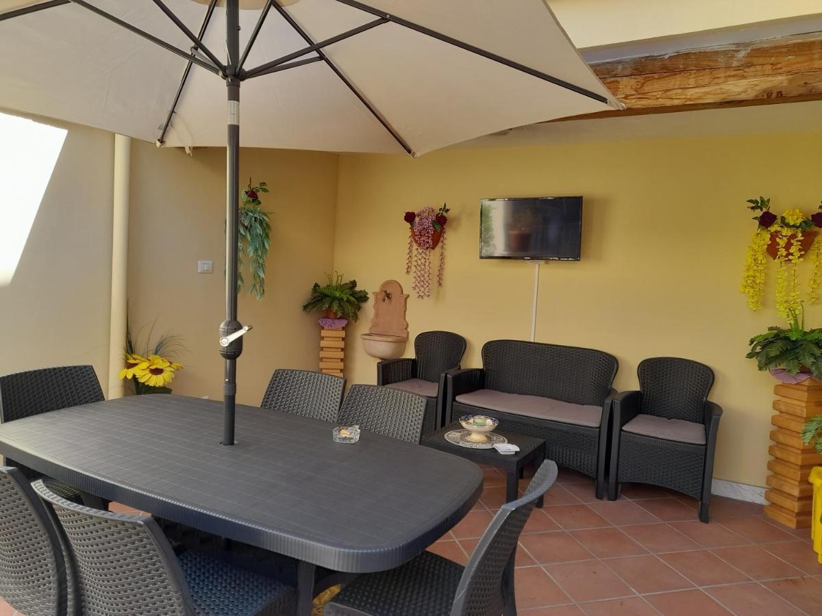 B&B Renella Caserta Bagian luar foto