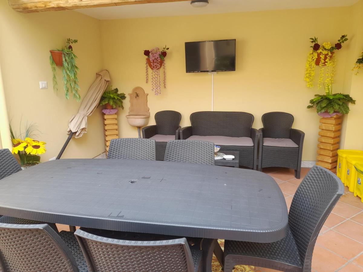 B&B Renella Caserta Bagian luar foto